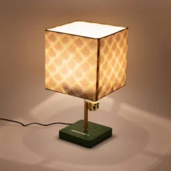 Minecraft Honeycomb Bee Table Lamp -Kids Furniture Shop GUEST 5acb73ff a825 43c4 91c7 bda9d459057e