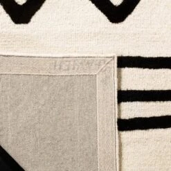 Safavieh Kids SFK907 Hand Tufted Area Rug - Safavieh -Kids Furniture Shop GUEST c6e53ba3 d892 43db 97ed 465f94974faa